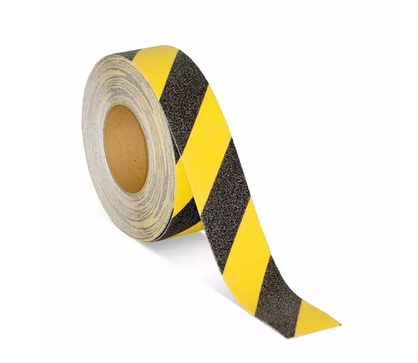 cinta antideslizante negra y amarilla